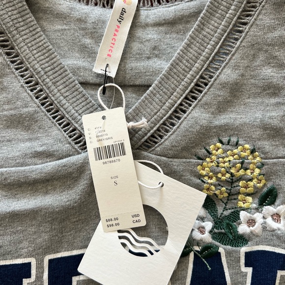 NWT Anthropologie Gray New York Graphic Tank Top Small - Picture 11 of 13